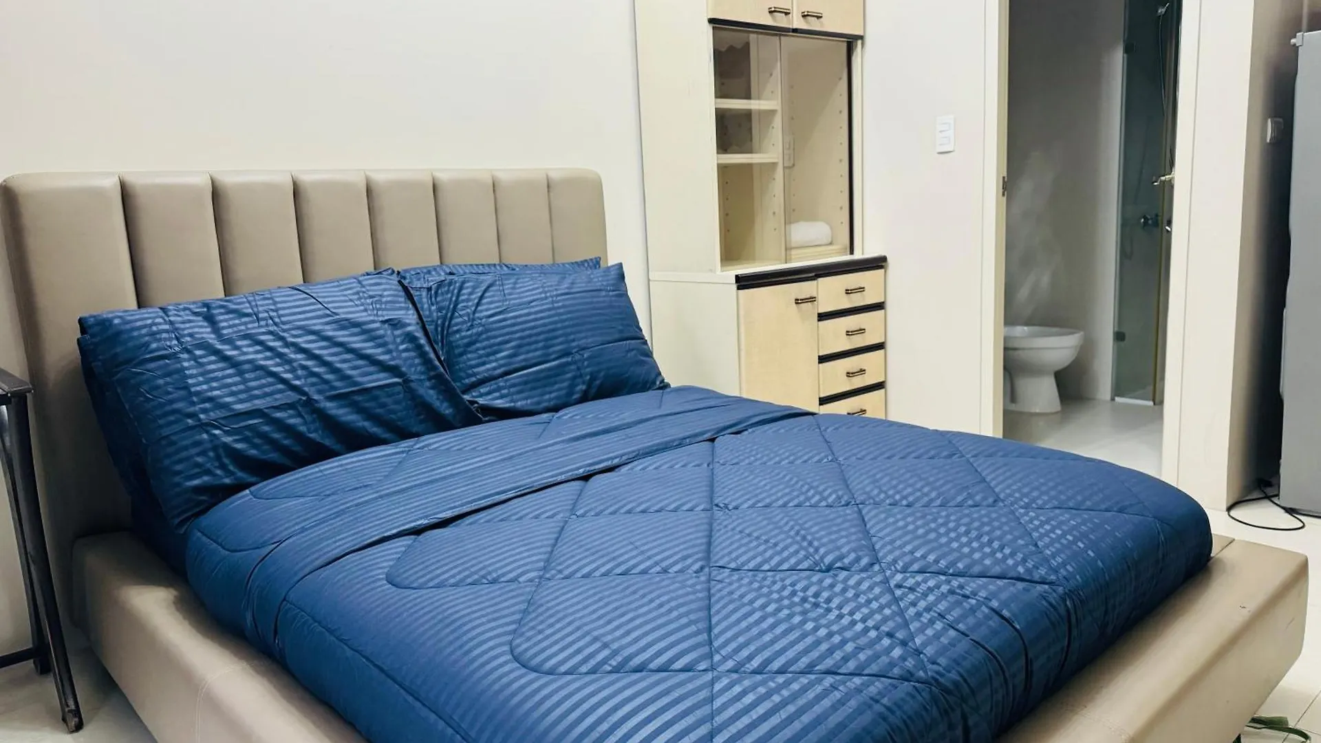 One Palm Tree Villas Condo Μανίλα