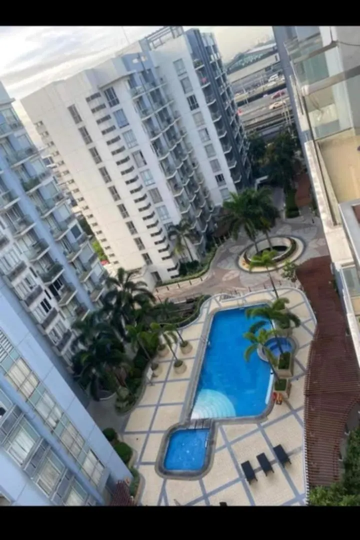 One Palm Tree Villas Condo Manila Apartment