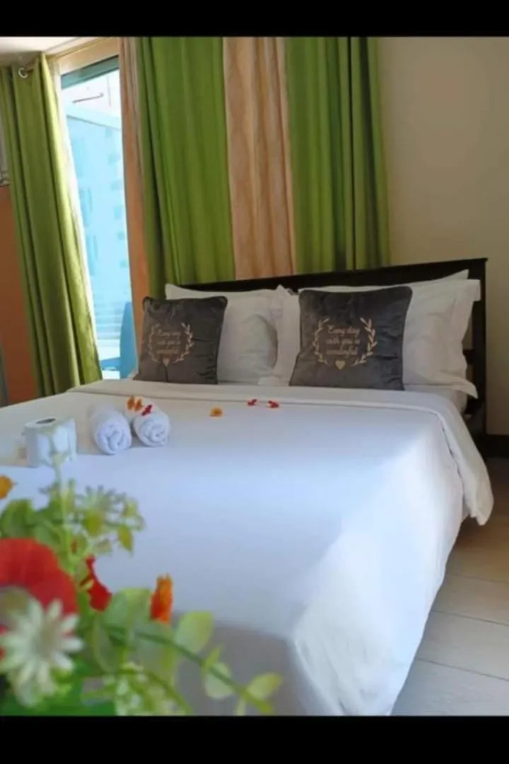 Apartment One Palm Tree Villas Condo Manila